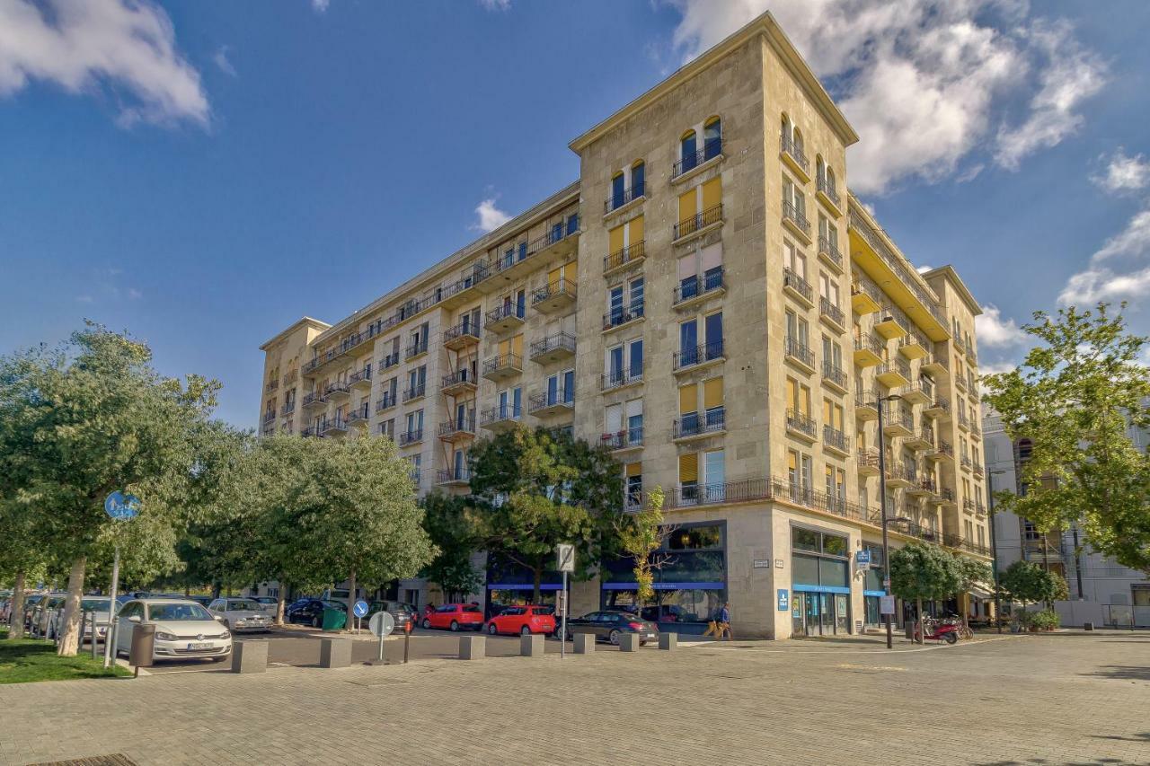 Riverbank Apartment At Parliament — Fotók 1